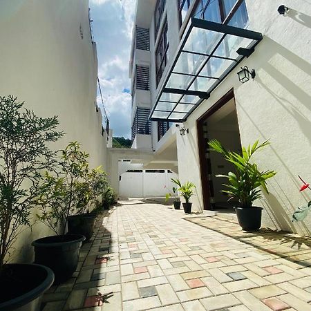 Aurelia Inn كاندي المظهر الخارجي الصورة