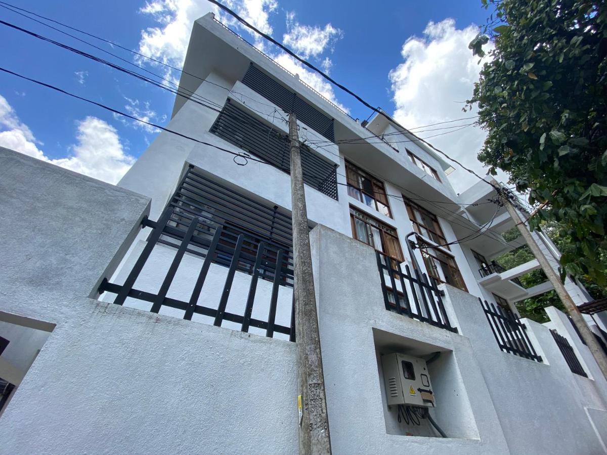 Aurelia Inn كاندي المظهر الخارجي الصورة